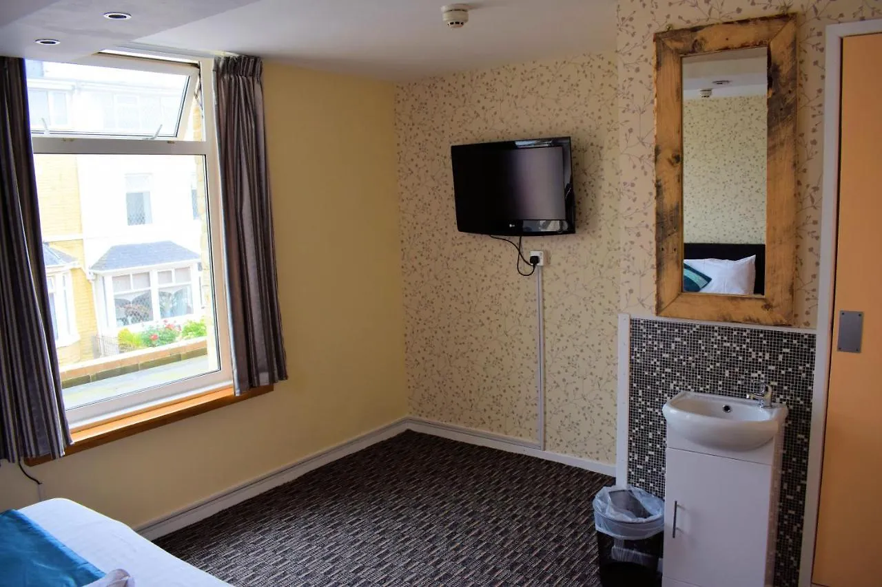 The Clarendon Hotel Blackpool Guest house