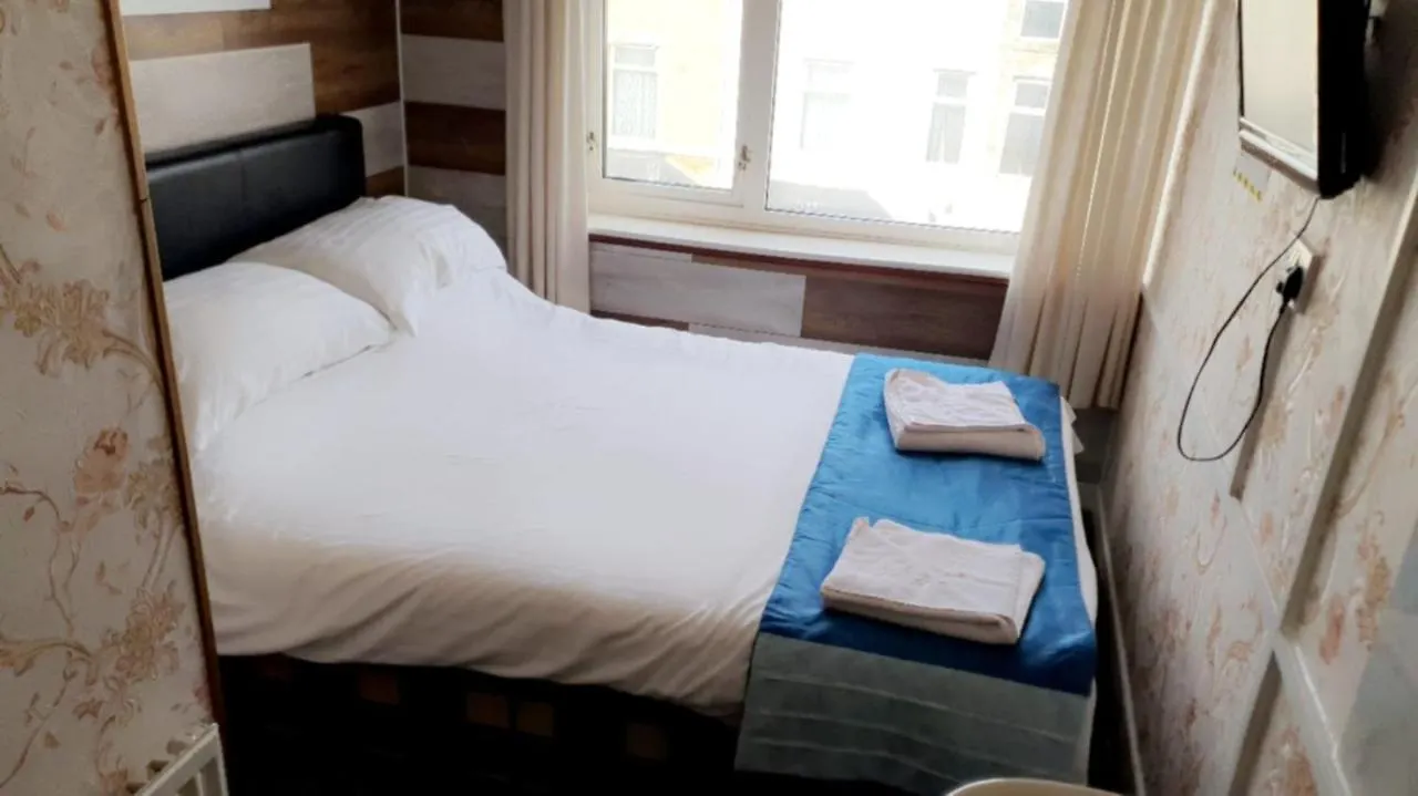 The Clarendon Hotel Blackpool Guest house